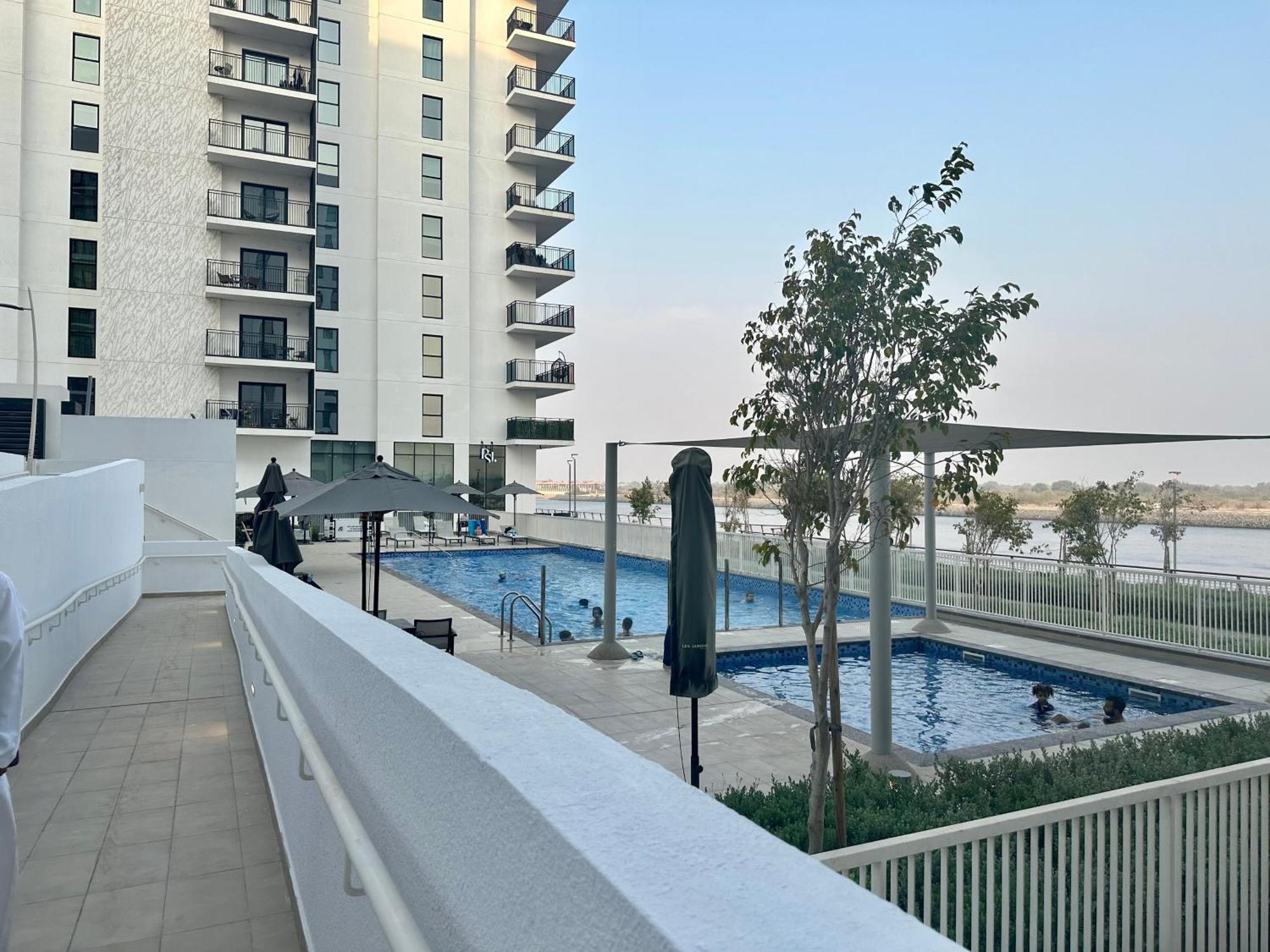 2br Spacious At Yas Island *