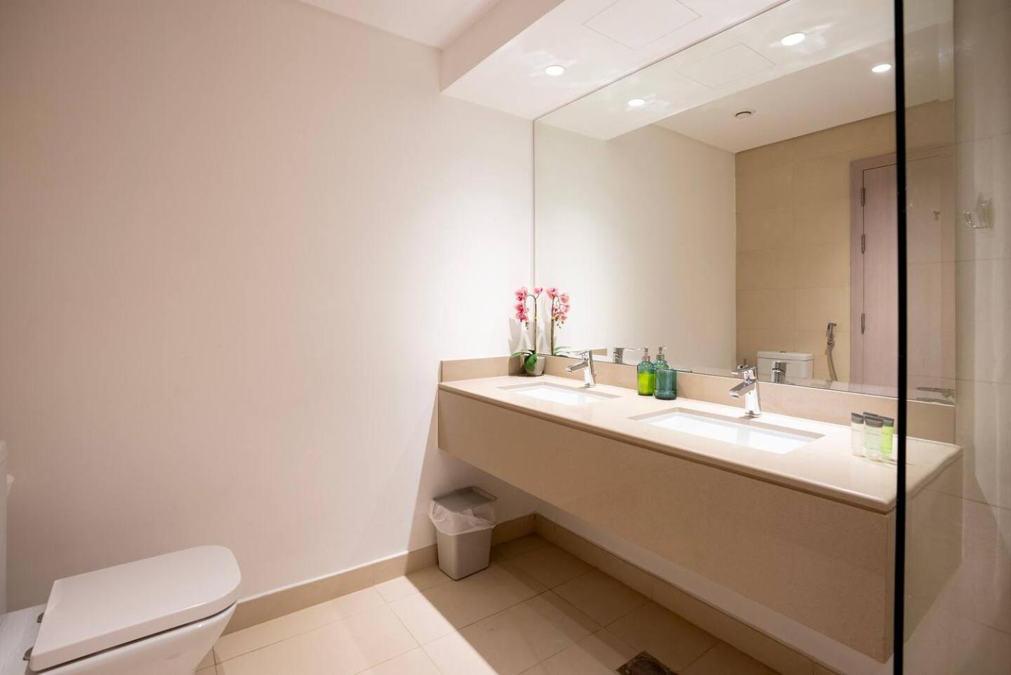 2br Spacious At Yas Island