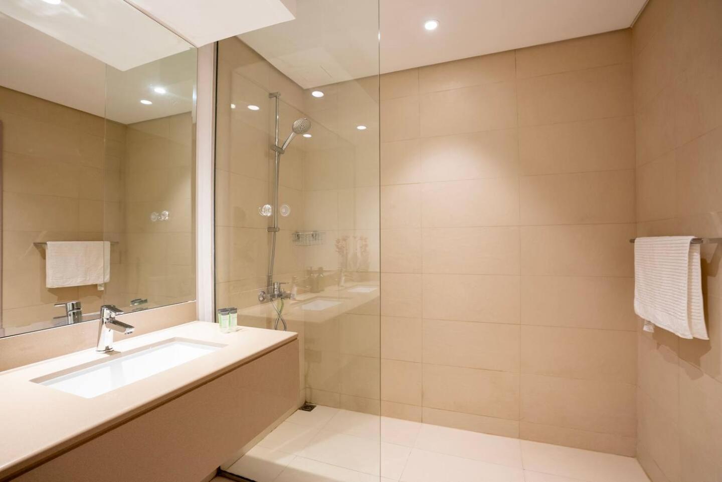 2br Spacious At Yas Island Apartment Abu Dhabi